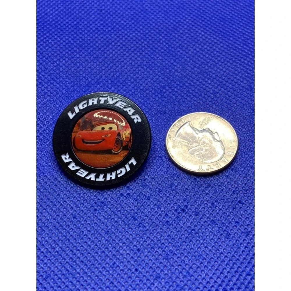 Cars Lightning McQueen Disney Store Exclusive pin AUTHENTIC Heavy Unique Pixar